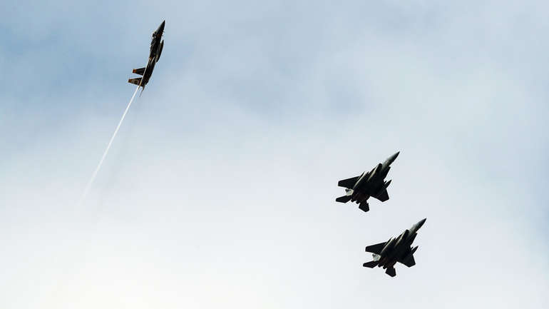 Američki borbeni avion srušio se kod Engleske, potraga za pilotom