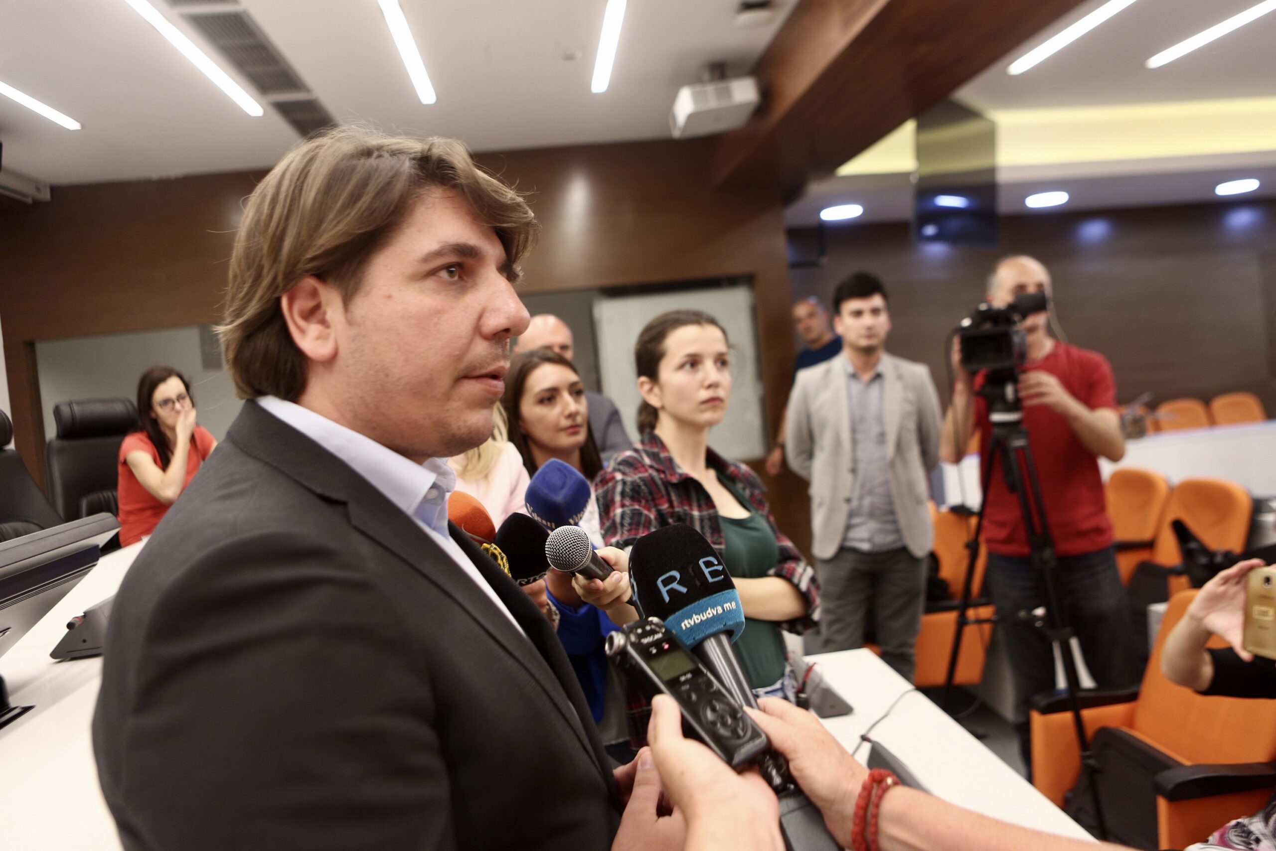 Postignut dogovor, smiruju se tenzije: Sjutra počinje dijalog o rješavanju situacije u Budvi