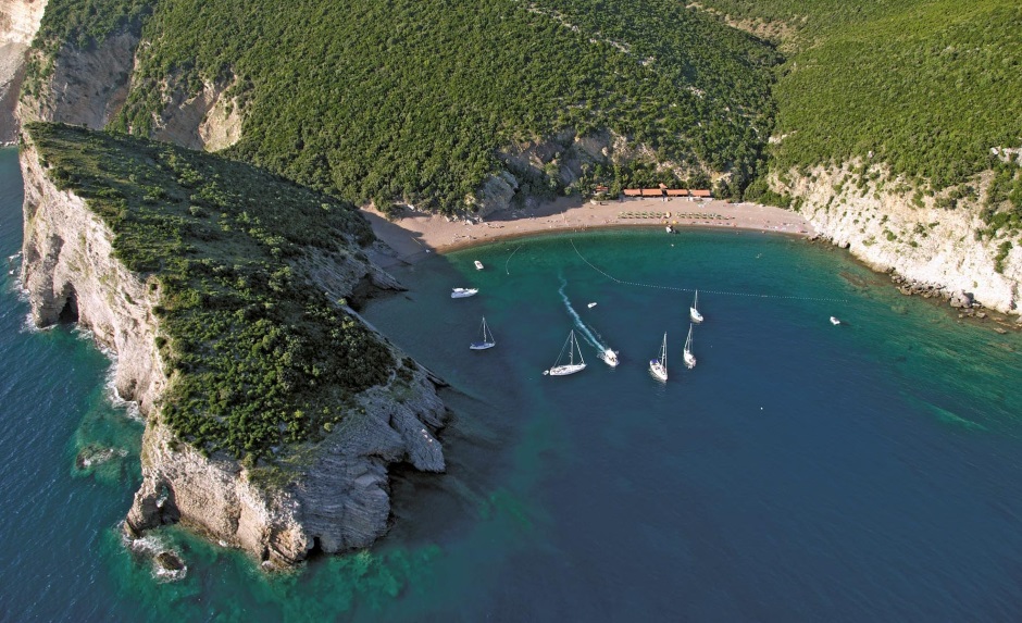 Dojava o bombi u Čanju, evakuisani ljudi iz lokala i sa plaže