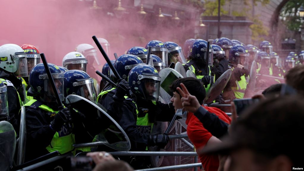 Sukobi na protestima protiv rasizma u Parizu i Londonu