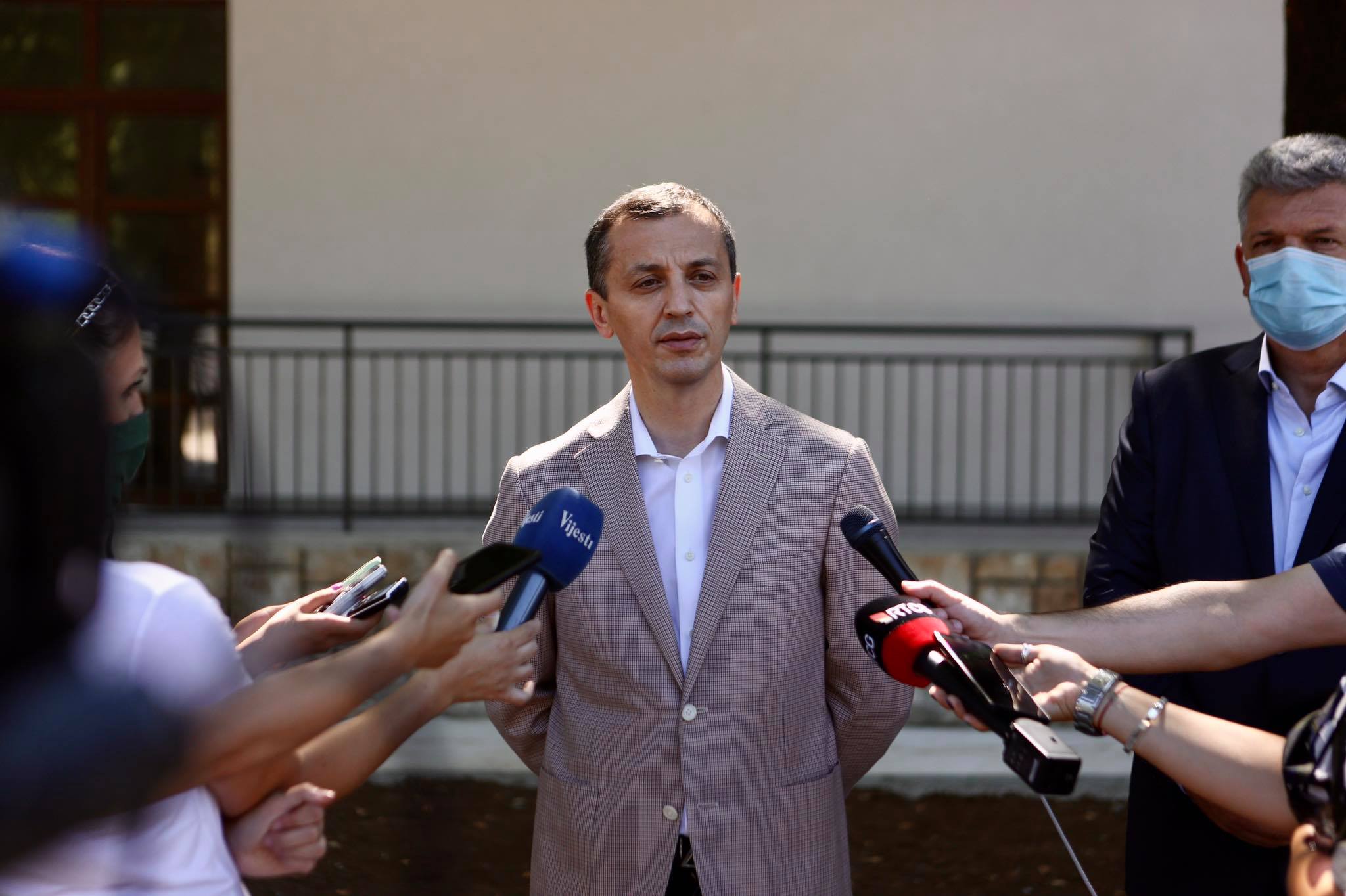 Bošković: Nikom iz vladajućih struktura nije palo na pamet da se involvira u proteste u Srbiji