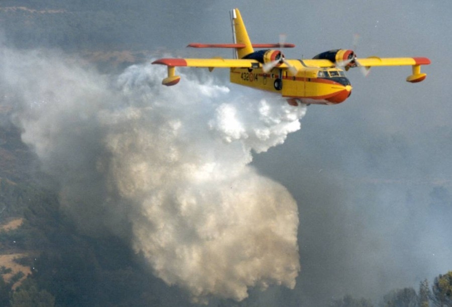 Požar na planini Garač gase avioni MUP-a