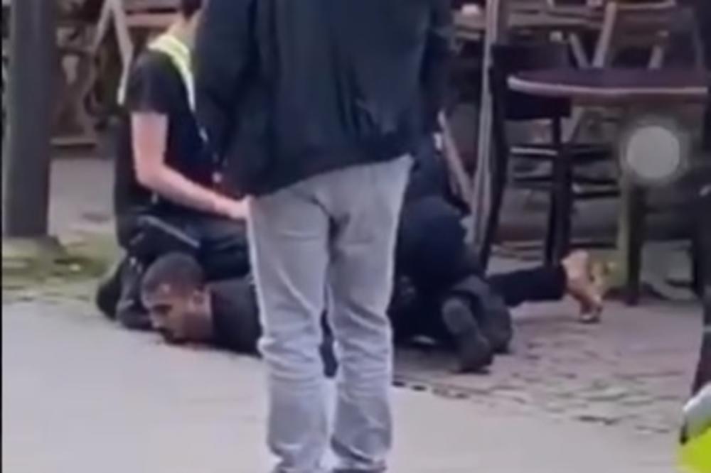 EVROPSKI FLOJD! Mladić umro nakon što su policajci klečali na njemu