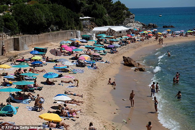 Španija zatvara plaže zbog prevelikih gužvi