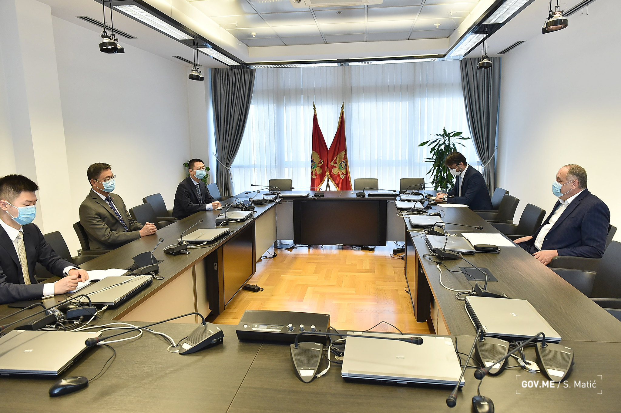 Simović sa ambasadorom NR Kine Liuom: Borba protiv COVID 19 je globalni izazov
