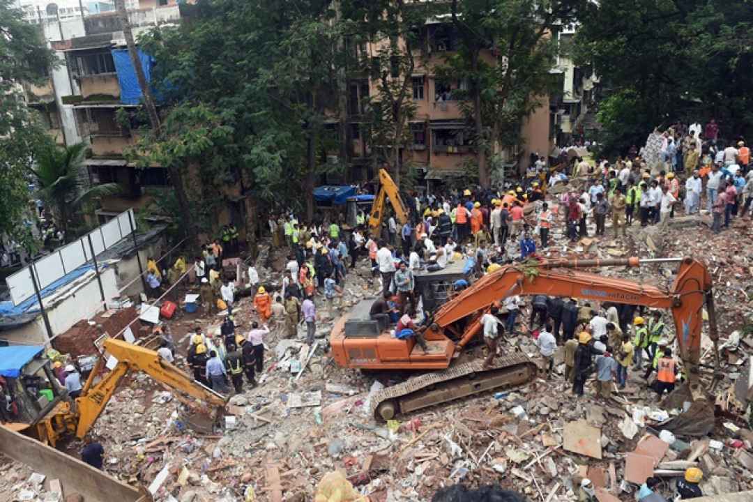 Šest osoba poginulo kada se srušila zgrada u Mumbaiju
