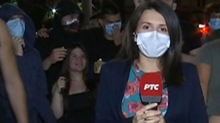 Reporterka RTS-a nije bila svjesna šta se događa iza nje