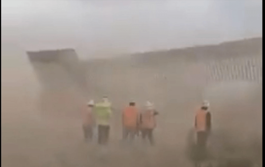 Uragan Hana srušio Trampov zid! (VIDEO)