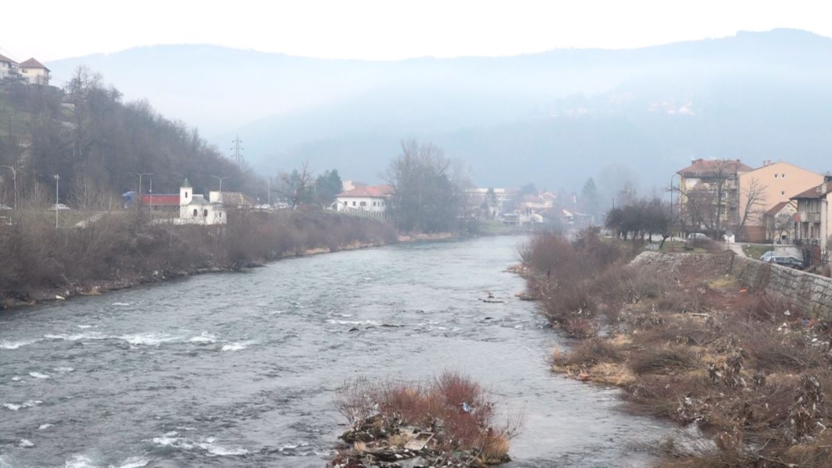 Još traje potraga za dječakom koji je sinoć sa ocem i bratom sletio u Lim