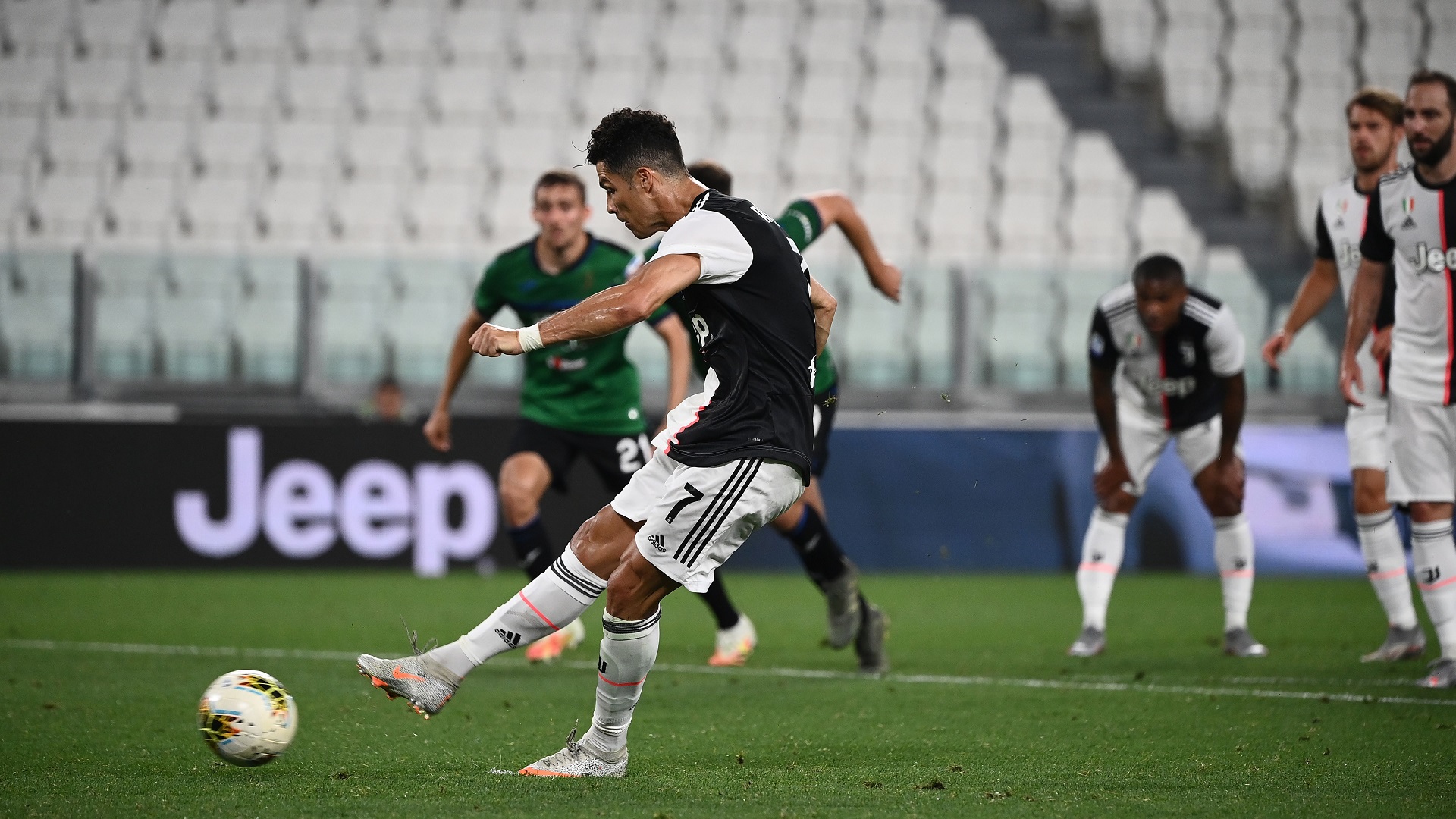 Dva penala i Ronaldo spasili Juventus od leteće Atalante