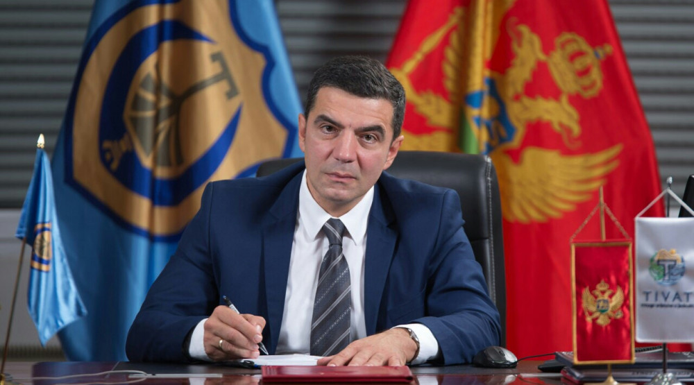 Predsjednik opštine Tivat se vratio na posao nakon karantina