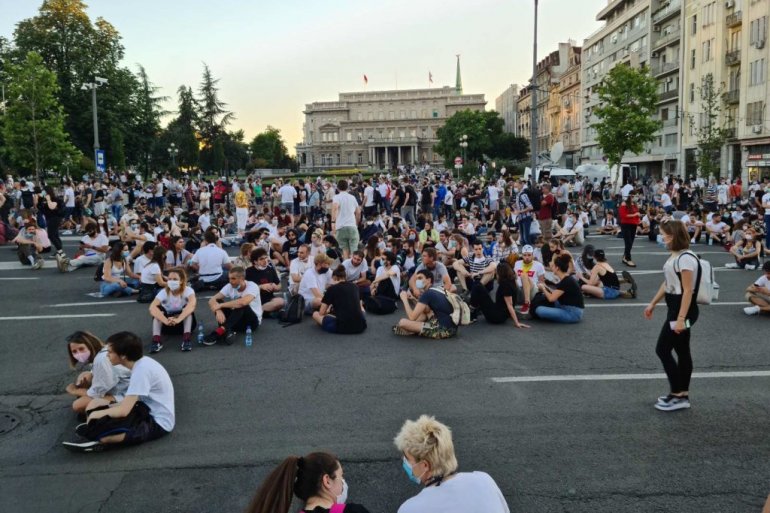 Novi Sad: Pedesetak demonstranata na Trgu slobode