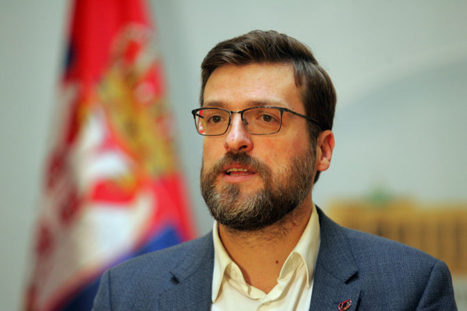 Srđan Nogo priveden zbog nereda ispred Skupštine