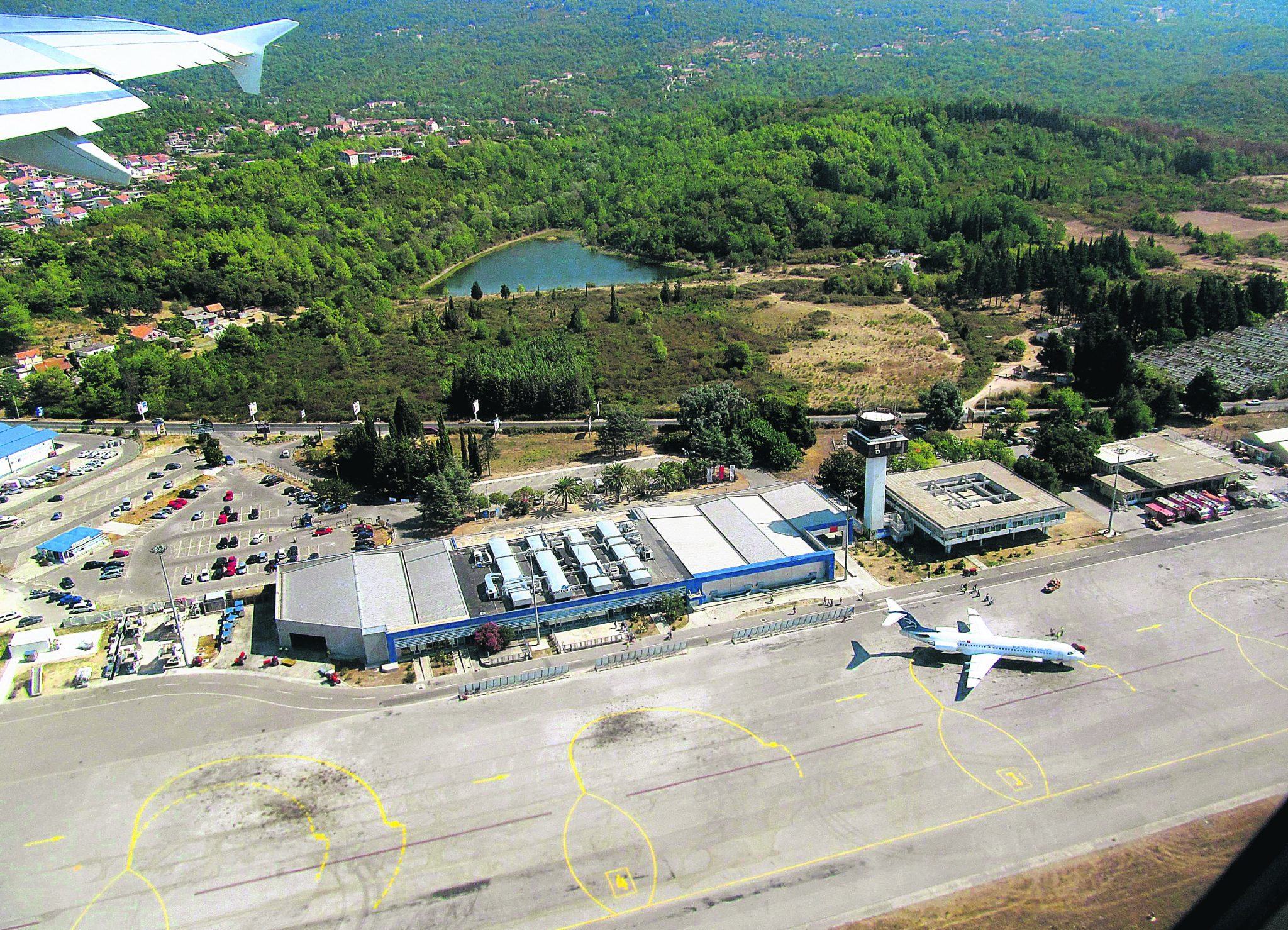 Na tivatski aerodrom danas slijeće avion sa prvim turistima iz Bjelorusije