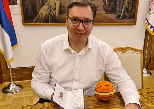 Vučić priložio indeks: Evo šta je upisao