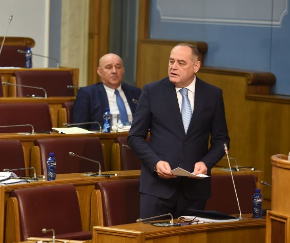 Izdato 12 crnogorskih pasoša, imena štiti zakon