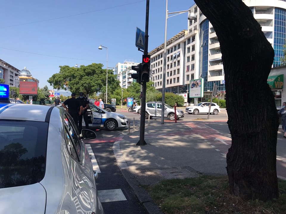 (FOTO) Podgorica: Saobraćajna nezgoda kod Maksim zgrade