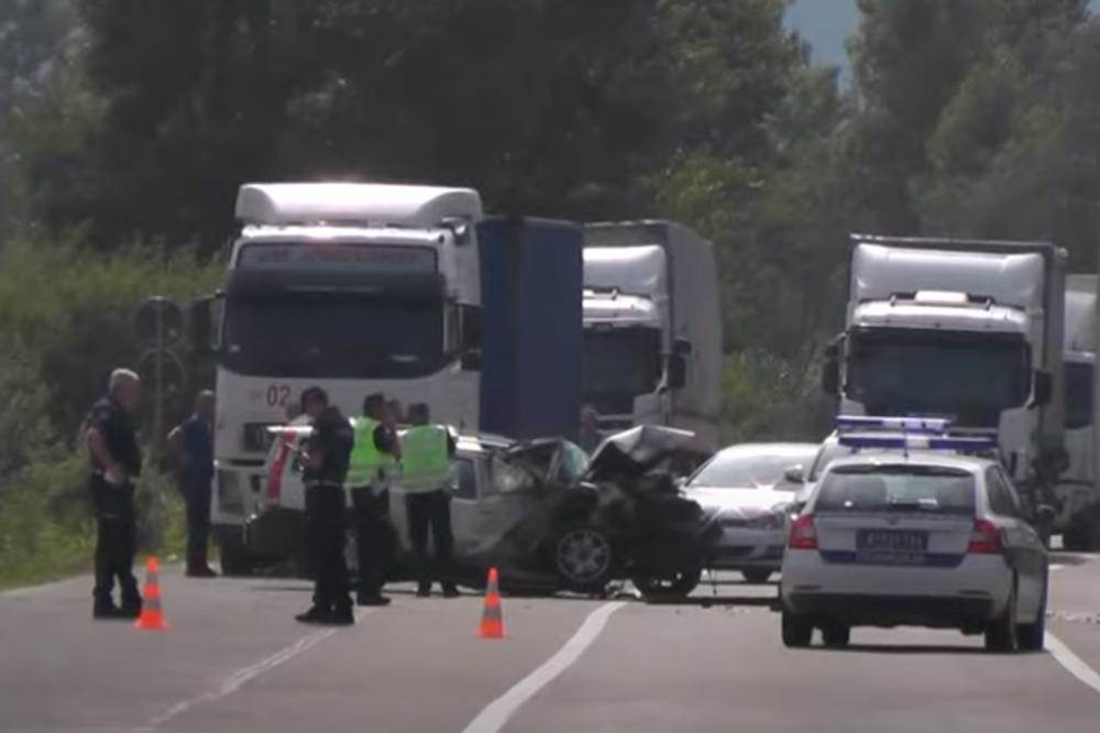 Stravične scene kod Kruševca: U direktnom sudaru poginula jedna osoba