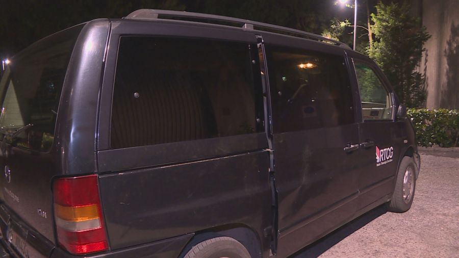 Napadnuta ekipa TVCG, oštećeno vozilo