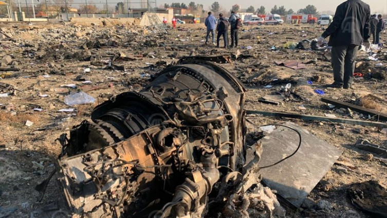 Ukrajinski avion pogodile dvije rakete, putnici nakon prve eksplozije bili živi