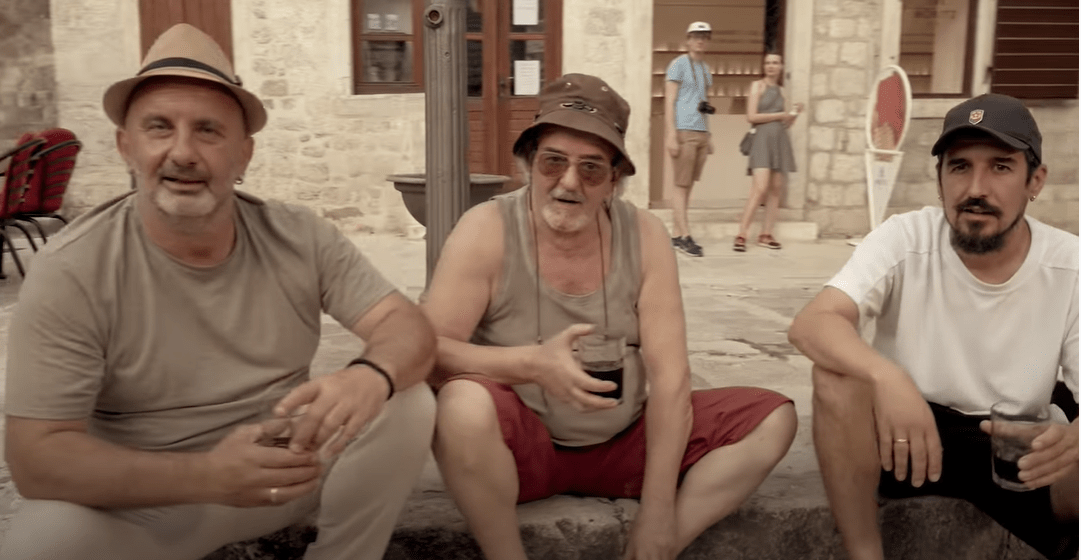 Pogledajte novi spot “VIA STRADA MAŠKARADA”, Momčila Zekovića Zeka, sa preko 100 učesnika (VIDEO)