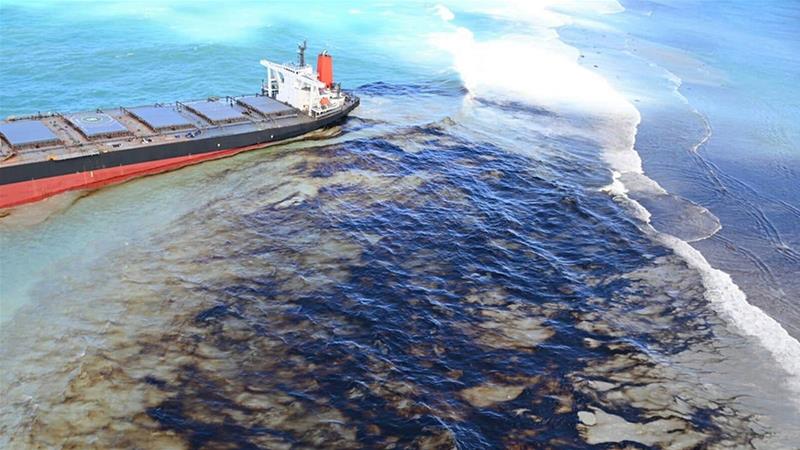 Uhapšen kapetan japanskog broda iz kojeg se izlila nafta kod Mauricijusa