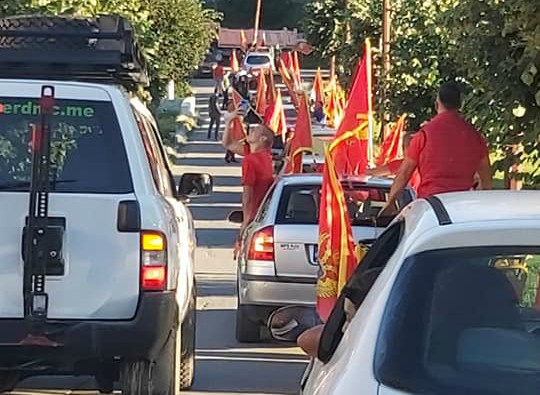 Pogledajte snimke: Kolona ljubavi u Kolašinu, poručuju- odlučili smo, za Crnu Goru!