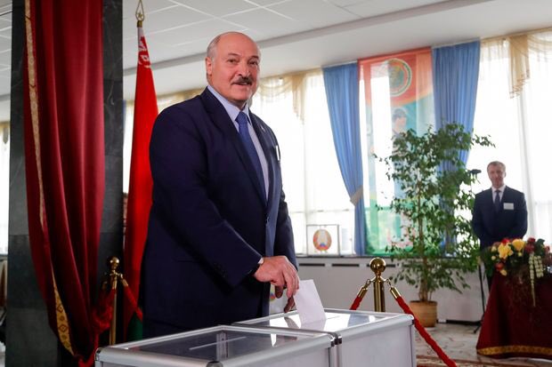 Javio se Lukašenko: “Nisam napustio zemlju i zasad sam živ”