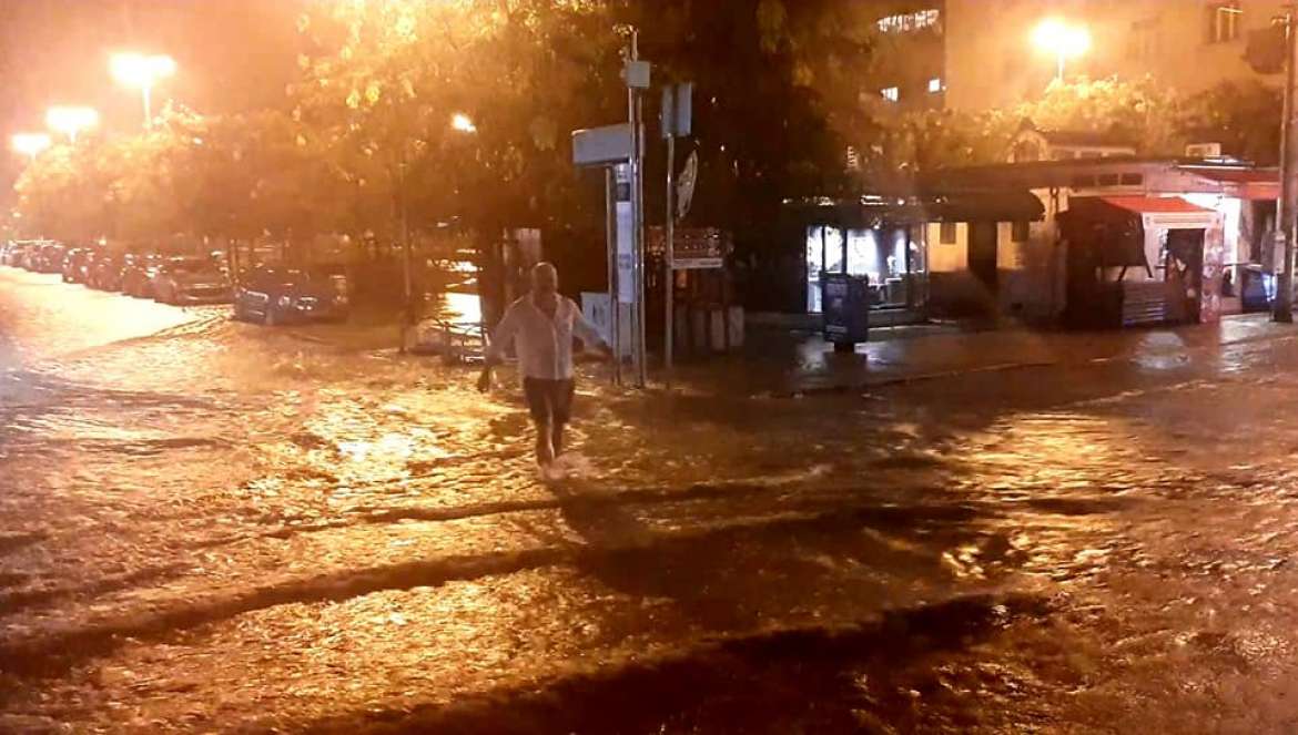 U Zagrebu olujno nevrijeme, djelovi grada bez struje