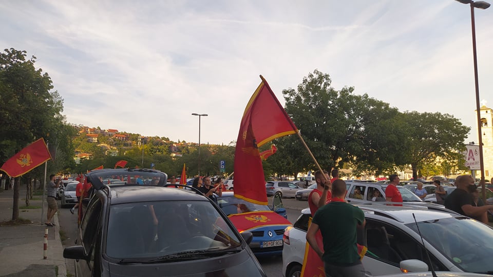 Podgorica: Spriječen incident pristalica SPC i učesnika kolone ljubavi prema državi