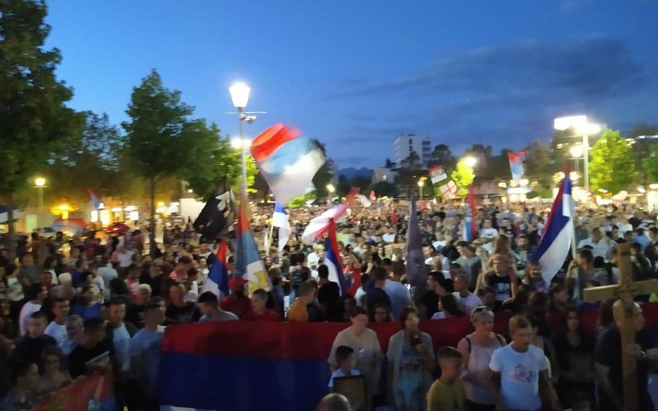Protestna šetnja u Nikšiću, SPC poziva da se za vikend ne izlazi na ulice