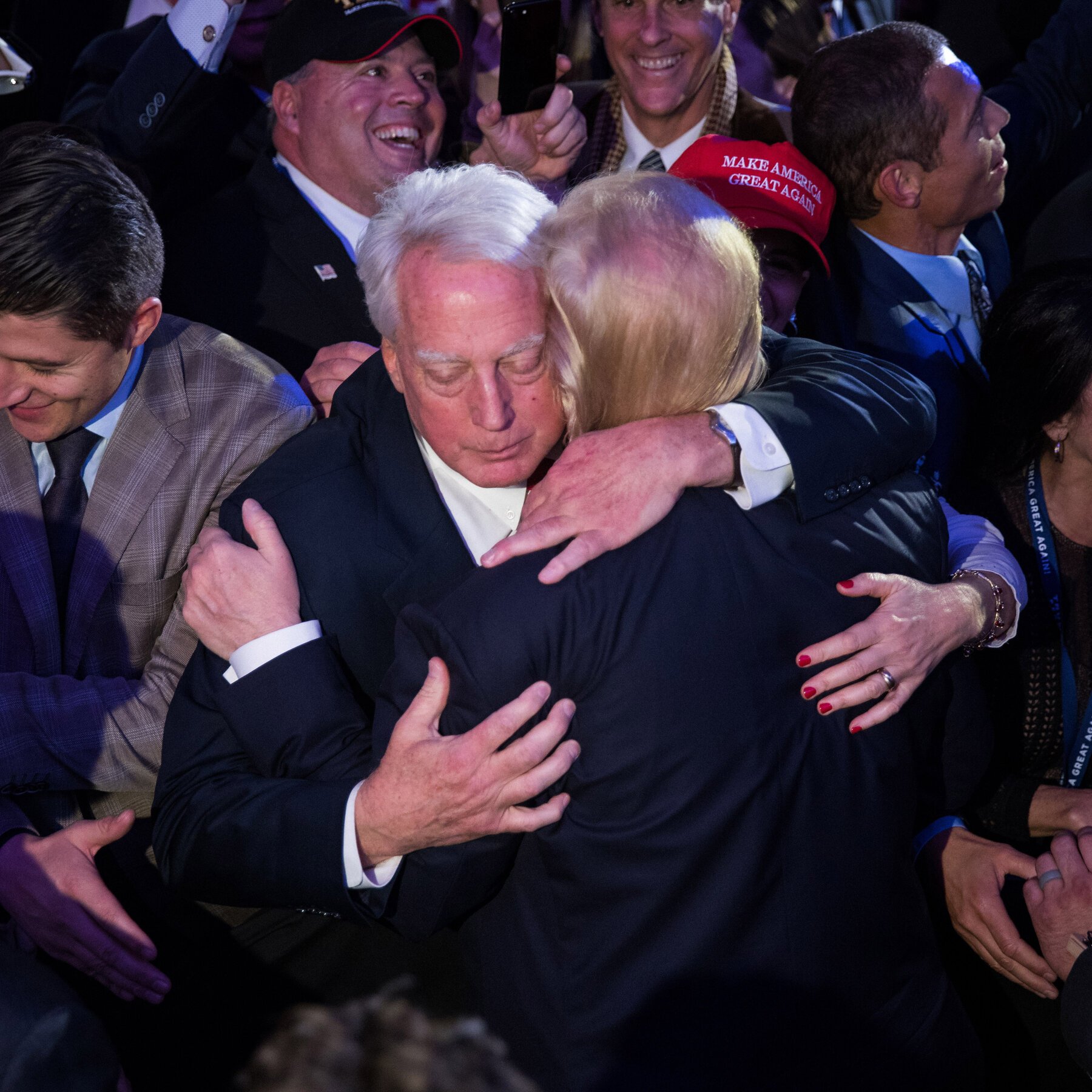 Preminuo brat Donalda Trampa