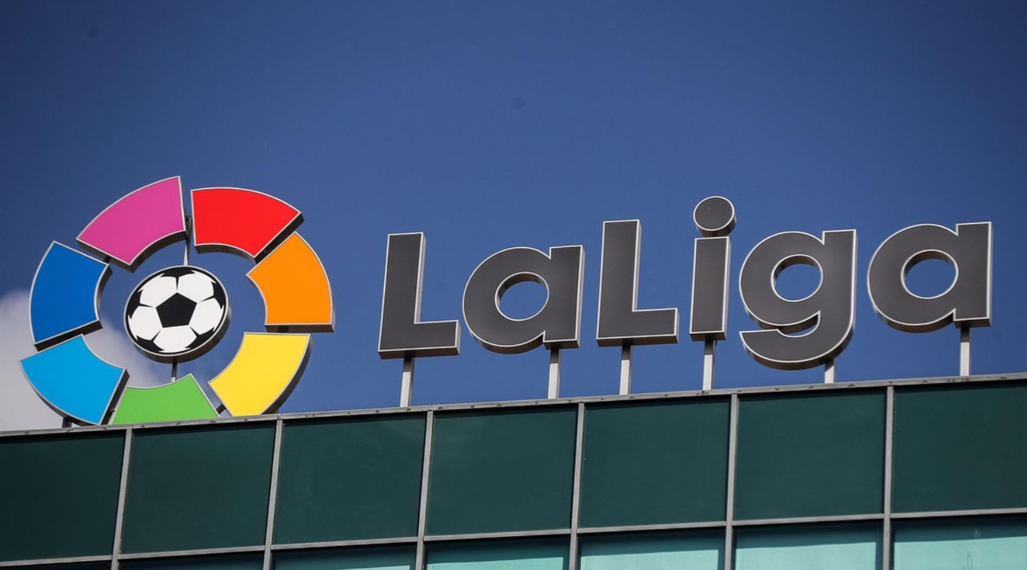 La Liga saopštenjem pogazila sve spekulacije: Mesi ima klauzulu od 700.000.000 eura i aktivan ugovor s Barselonom