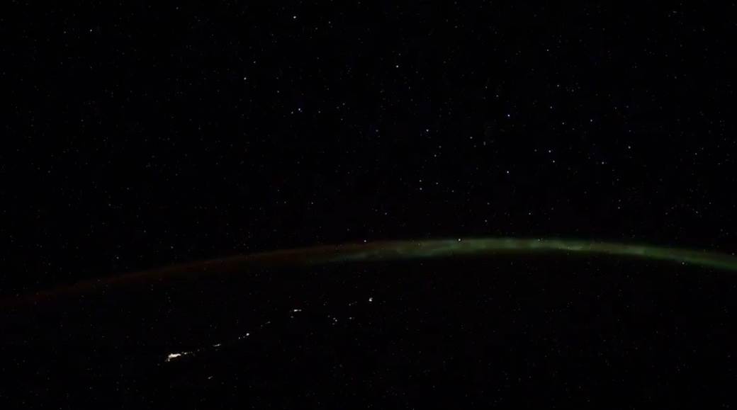 Ruski kosmonaut objavio misteriozni snimak: Iz tame izlaze neidentifikovani objekti (VIDEO)