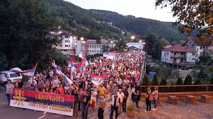 I večeras protestne šetnje u više gradova, u Nikšiću među okupljenima i Daka Davidović