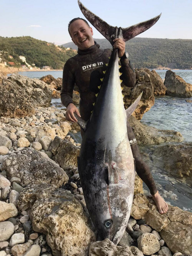 Ulcinjanin ulovio tunu od 109 kilograma na dubini od 12 metara