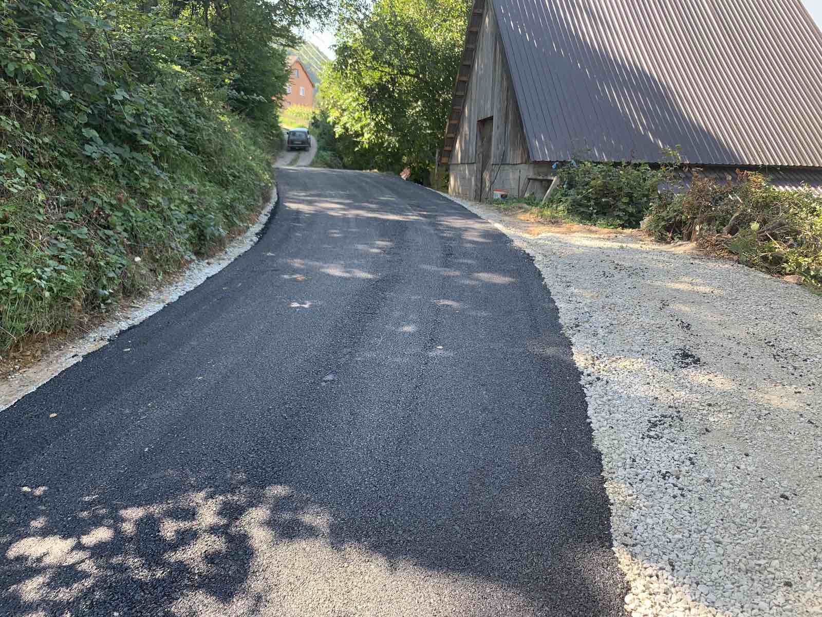 Asfaltiranja seoskih puteva u Mojkovicu
