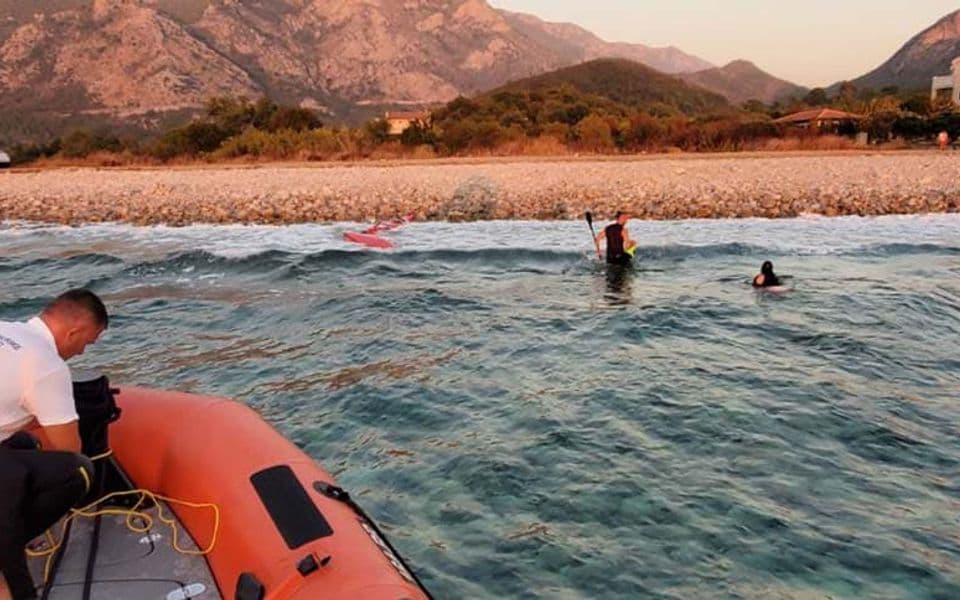Spašene dvije osobe kod plaže u Buljarici