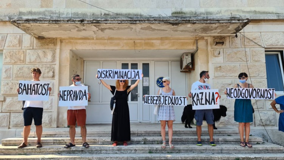 Protest u Budvi: Presuda u slučaju smrti Maje Šljivančanin neprihvatljiva i neumjesna