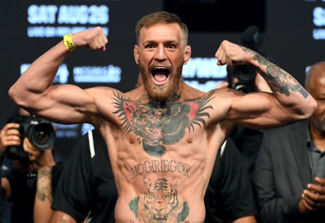 Mekgregor udatoj ženi pokazivao genitalije, policija mu upala na jahtu