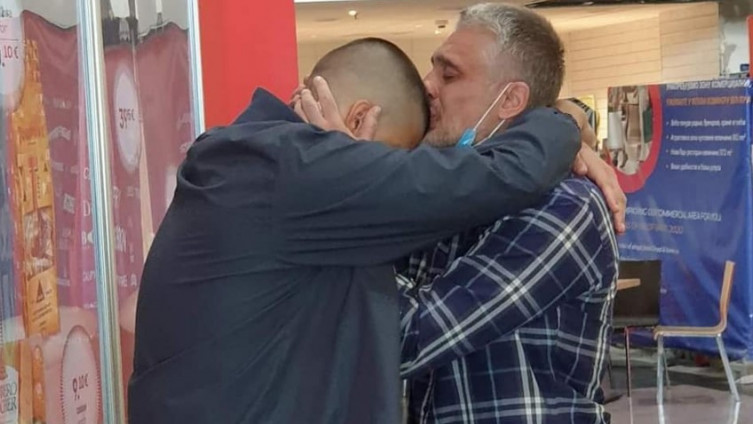 Jovanović u suzama ispratio sina (FOTO)