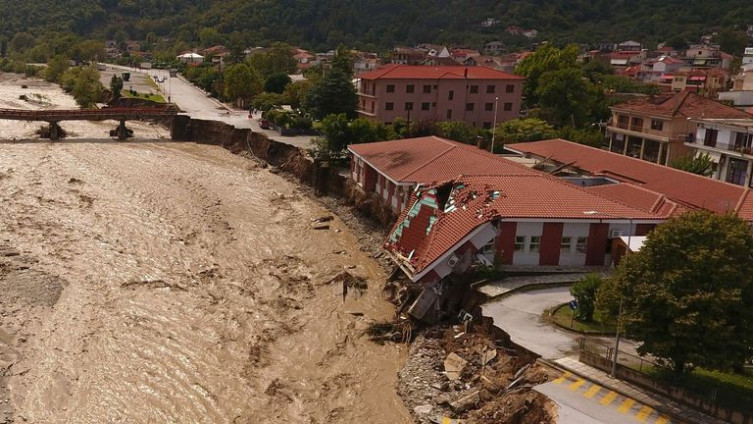 Grčka POD VODOM: Razorna oluja potopila gradove (VIDEO)