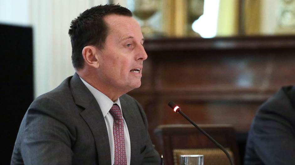 Grenel u Prištini sa Hotijem i Tačijem, potpisan sporazum, dobio i orden