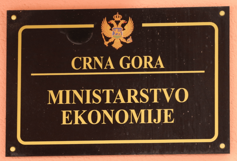 Ministarstvo ekonomije subvencionisaće roditeljima plaćeno odsustvo za septembar