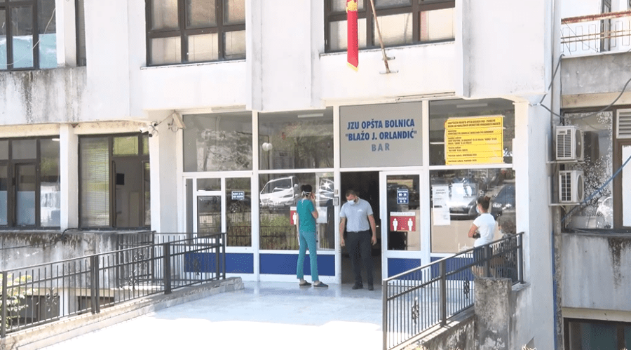 U OB Bar tri pacijenta na kiseoniku