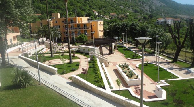 Zatvaraju se dječija igrališta u Kotoru, u Risnu korona ušla u Dom starih