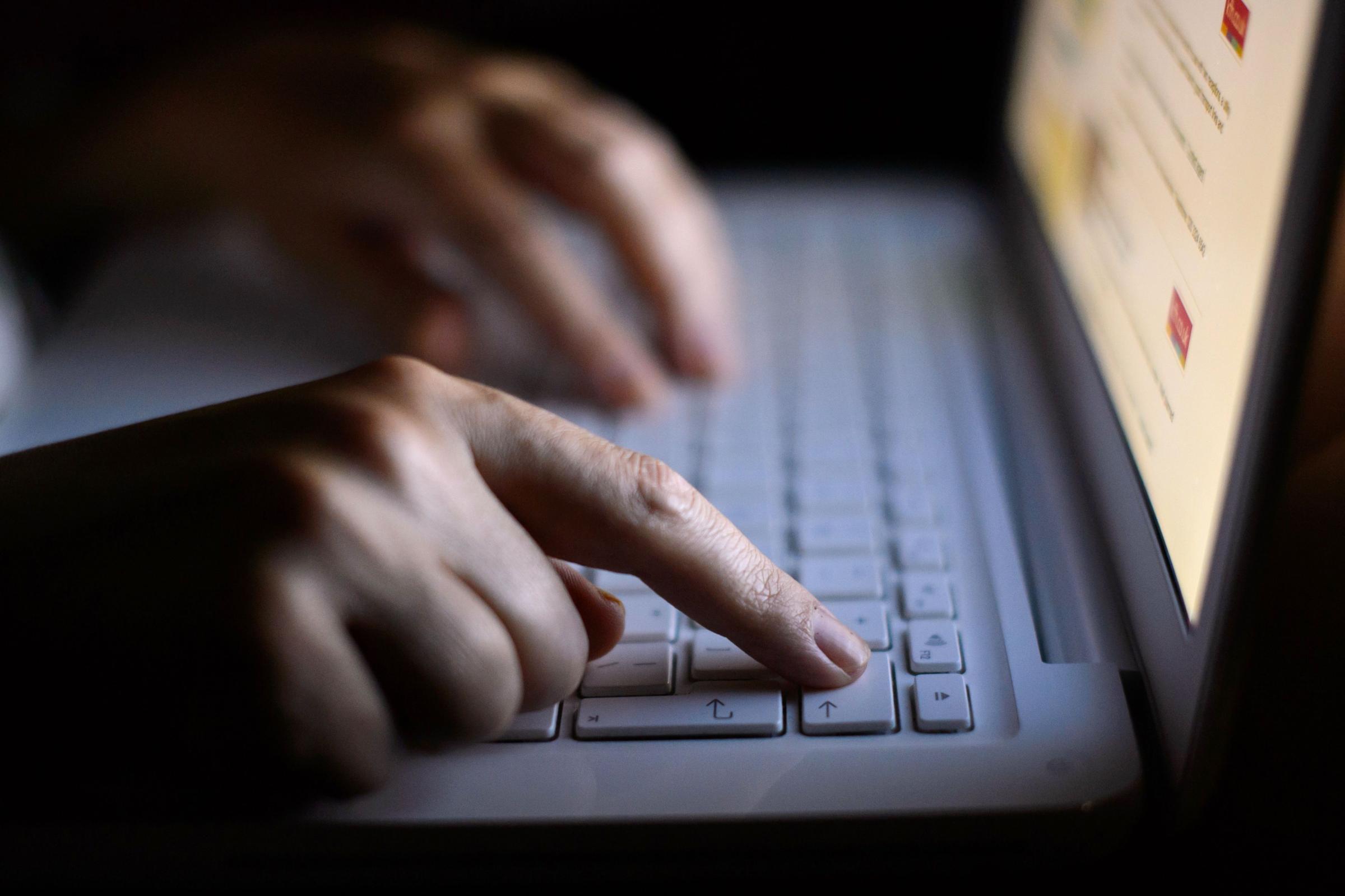 Krivična prijava mladiću: Osumnjičen da je djetetu slao i tražio fotografije seksualne sadržine