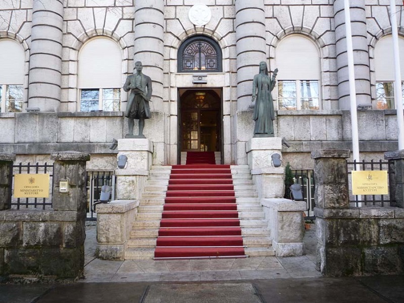 Ministarstvo kulture: Nadležne institucije da reaguju protiv javnih manifesta mržnje usmjerenih protiv crnogorskih novinara i medija