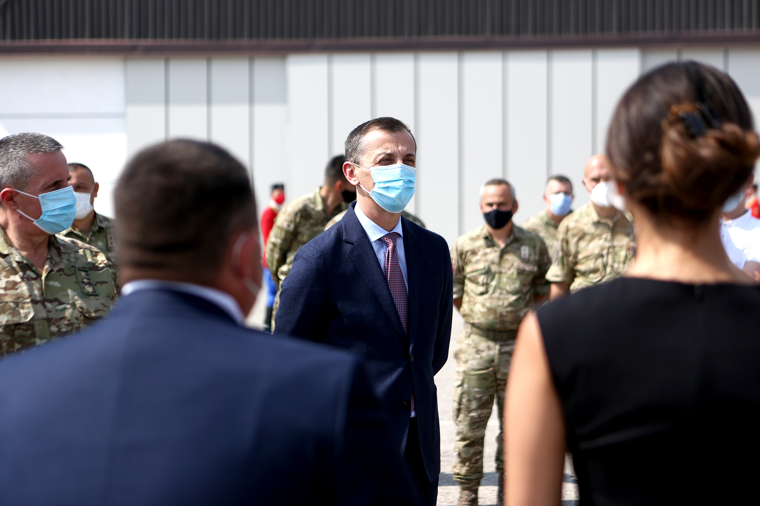(VIDEO/ FOTO) Novi helikopter VCG stigao, Bošković: Dali smo sve od sebe da Crna Gora bude bezbjedna