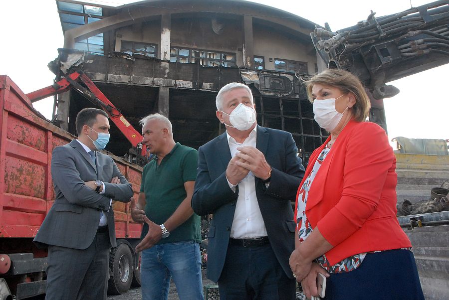 Vlada, Privredna komora i Glavni grad pomoći će kompanije čiji su objekti izgoreli u požaru na Karabuškom polju